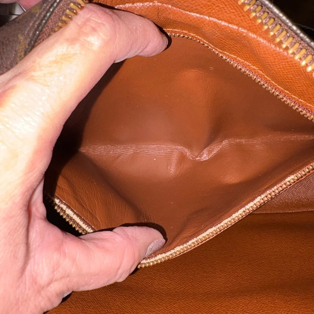 Louis Vuitton Black and Brown Monogram Messenger Bag - Picture 7 of 8